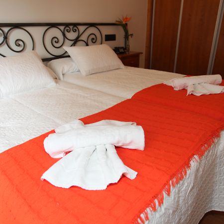 Hotel La Bodega ซิวดัด-โรดรีโก ภายนอก รูปภาพ